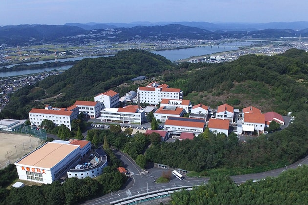 倉敷芸術科学大学 KURASHIKI UNIVERSITY OF SCIENCE AND THE ARTS